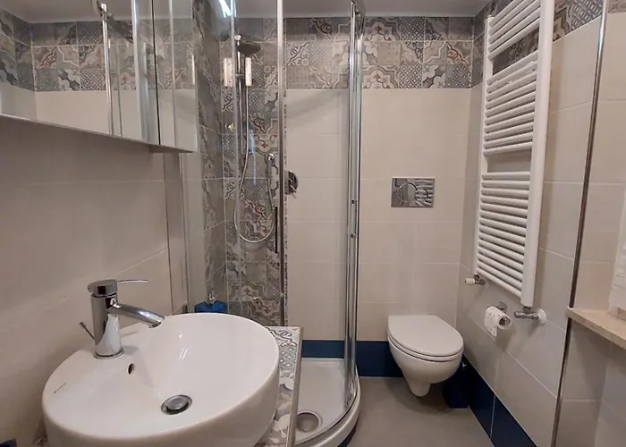 C R A Zy For Rhome Apartment Rom